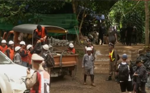 В Таиланде спасли из пещеры шестерых из 12 мальчиков