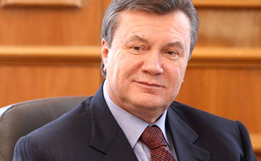 Янукович просит суд отстранить госадвокатов