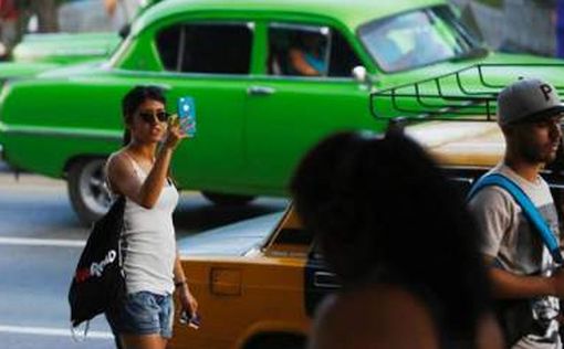 На Кубе повсеместно заработал мобильный интернет