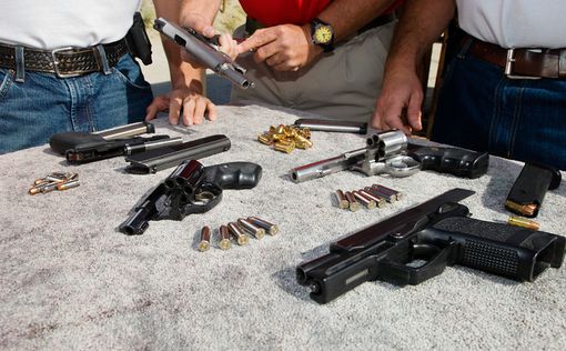 У стрелка из Лас-Вегаса обнаружили 42 единицы оружия