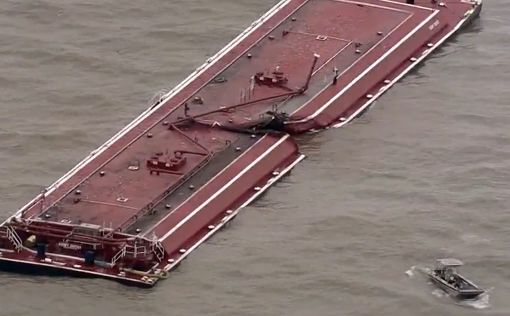 Сотни тонн нефтепродуктов попали в Хьюстонский канал