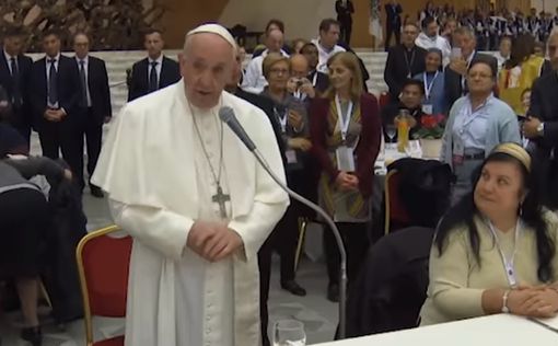 Папа Римский разделил трапезу с бедняками в Ватикане