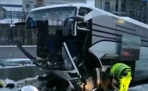 В Швейцарии автобус влетел в стену: 1 погибший, 44 ранены