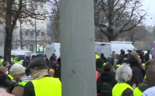 Париж: полиция против демонстрантов применила газ и водомет