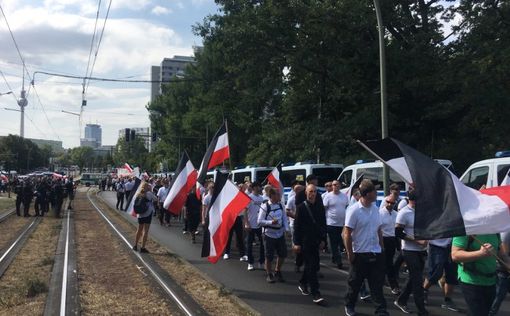 Берлин: Демонстрация памяти заместителя Гитлера