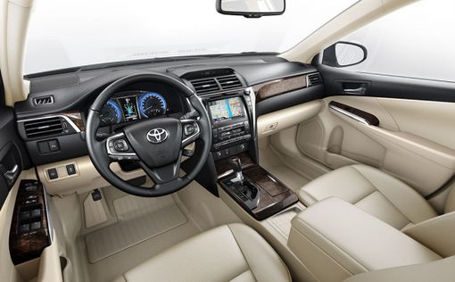 Холодницкому купят роскошную Toyota Camry за миллион