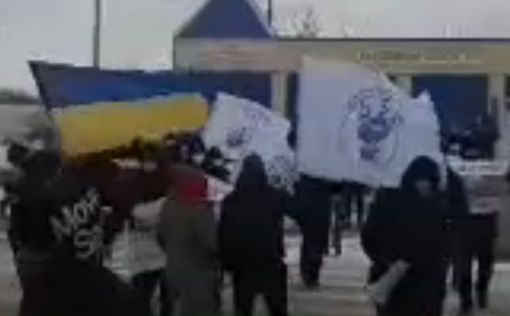 Саакашвили с протестующими моряками перекрыл трассу