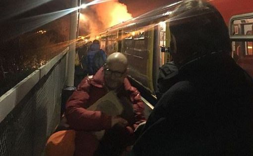 В Лондоне загорелся пассажирский поезд