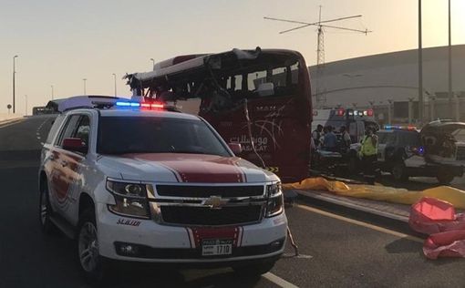 Дубаи: Автобус с туристами влетел в дорожный знак, 17 жертв.