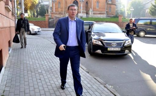 Луценко признался, что никогда не сдавал на права и не водил