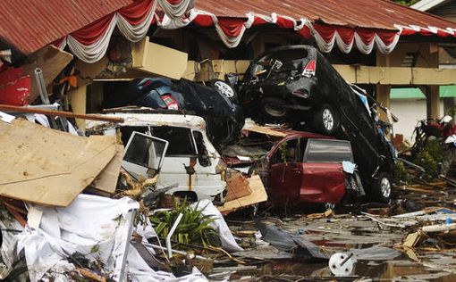 Катастрофа в Индонезии унесла жизни уже 1648 человек