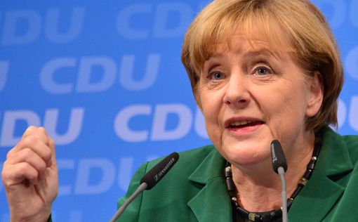 Меркель аплодировала главе бундестага после критики Эрдогана