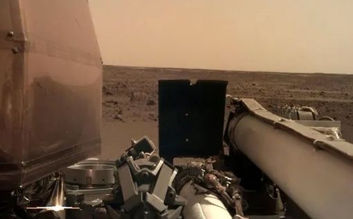 InSight прислал первые снимки с Марса