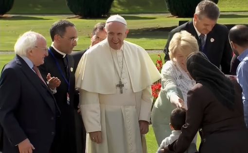 Папа Римский впервые за 40 лет прибыл в Ирландию