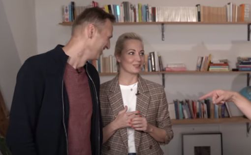 Германия думает над продлением визы для Навального