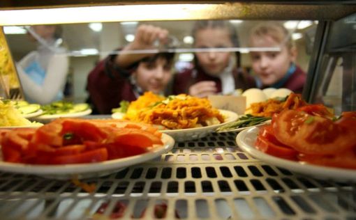 В оболонских школах возобновили горячее питание
