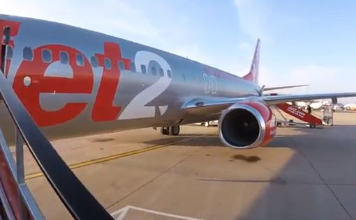 Самолет компании Jet2 сел из-за пассажира и его секс-куклы
