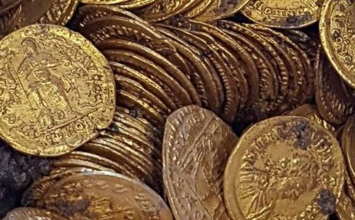 В Италии обнаружили уникальную амфору с римскими монетами