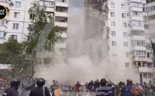 Видео: У разрушенного подъезда в Белгороде рухнула крыша