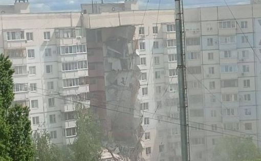 В Белгороде обрушился подъезд многоэтажки. Появилось видео "прилета"