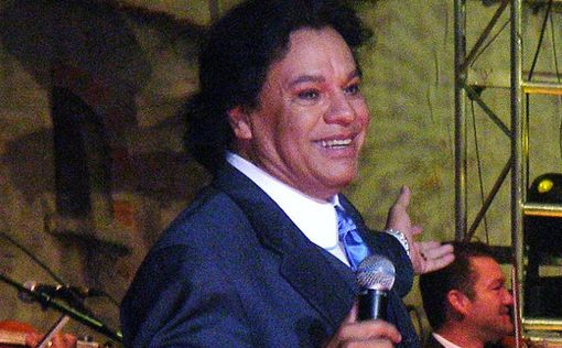 В Мексике скончался известный певец Хуан Габриэль