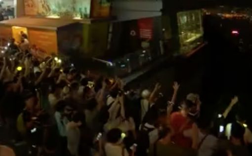 В Гонконге столкнулись враждующие стороны протеста