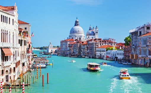 Туристам в Венеции будут платить компенсацию за дождь