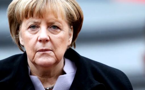 Пытавшегося наброситься на Меркель, отправили психушку