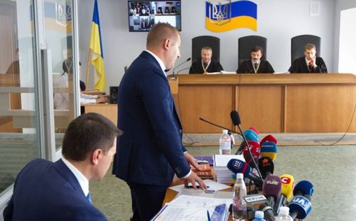 Экс-охранник Януковича рассказал в суде о "нападениях"