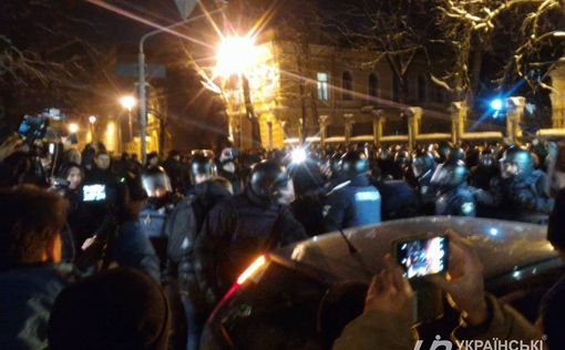 Сторонники Саакашвили протестуют под АП, есть задержанные