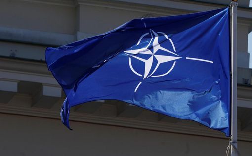 Социологи: почти 50% украинцев против вступления в НАТО