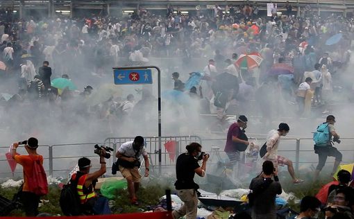 Протесты в Гонконге: полиция применила слезоточивый газ