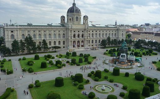 В восьми музеях мира запустили украиноязычные аудиогиды