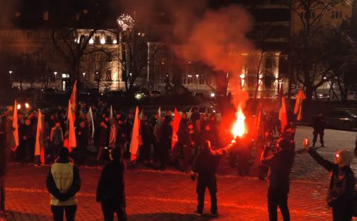 2,000 ультраправых в Болгарии провели факельное шествие