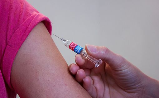 На вакцинацию уже записались 100 тысяч украинцев