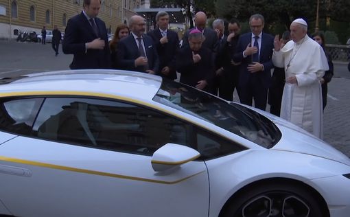 Франциск продал свой Lamborghini ради благотворительности