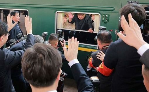 Журналистам удалось заглянуть в секретный поезд Ким Чен Ына