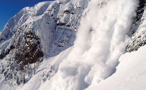 Снежная лавина в Швейцарии унесла жизни пятерых лыжников