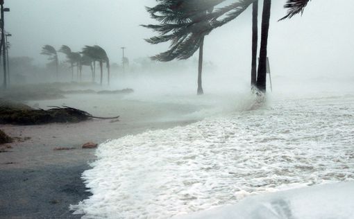 Ураган Исайяс обрушился на США: минимум 5 погибших
