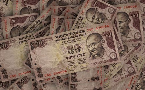 Рупия рухнула: влияние СOVID на Индию