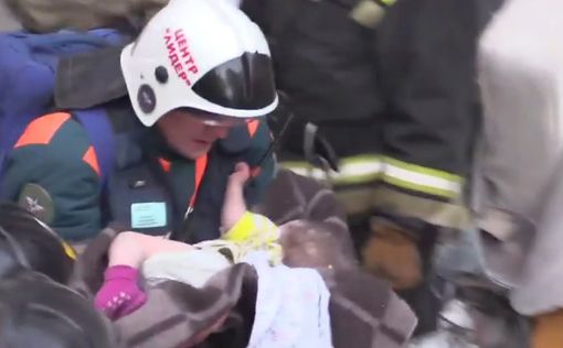 Под завалами в Магнитогорске нашли живого младенца
