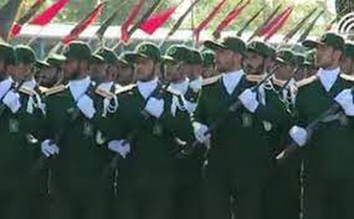 Иран провел парад в честь "успешной атаки по Израилю"
