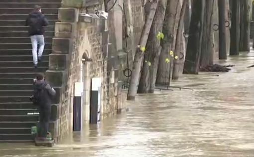 Наводнение в Париже: Лувр готовят к эвакуации