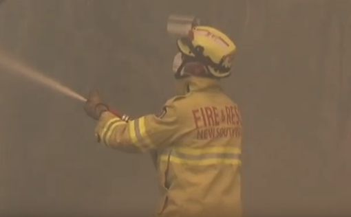 Австралийские пожары погнали людей к океану на Новый год