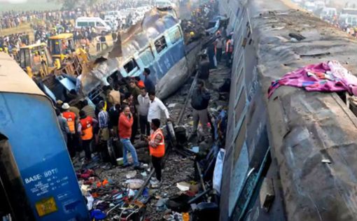 Железнодорожная авария в Индии, есть пострадавшие