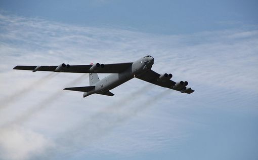 США направят бомбардировщики B-52 на базу в Индийском океане