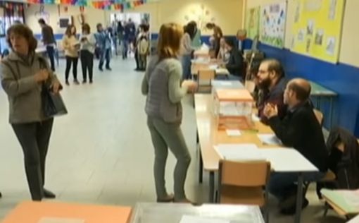Испанцы голосуют на досрочных парламентских выборах