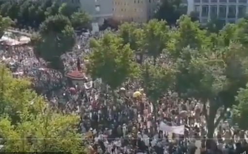 "Мы – вторая волна!" Массовые протесты в Берлине