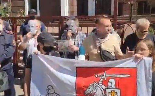 Под посольством Беларуси в Киеве не утихают протесты