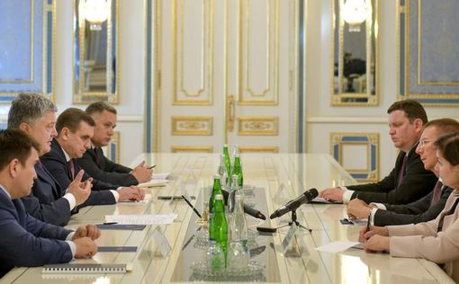 Стало известно, что Порошенко обсудил с главой МИД Латвии